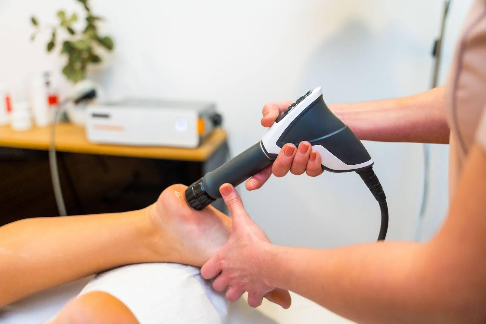 How Shockwave Therapy Can Improve Plantar Fasciitis - US MedRehab